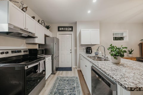 Tiny photo for 1008 E Whittier Street, Columbus, OH 43206 (MLS # 226036388)