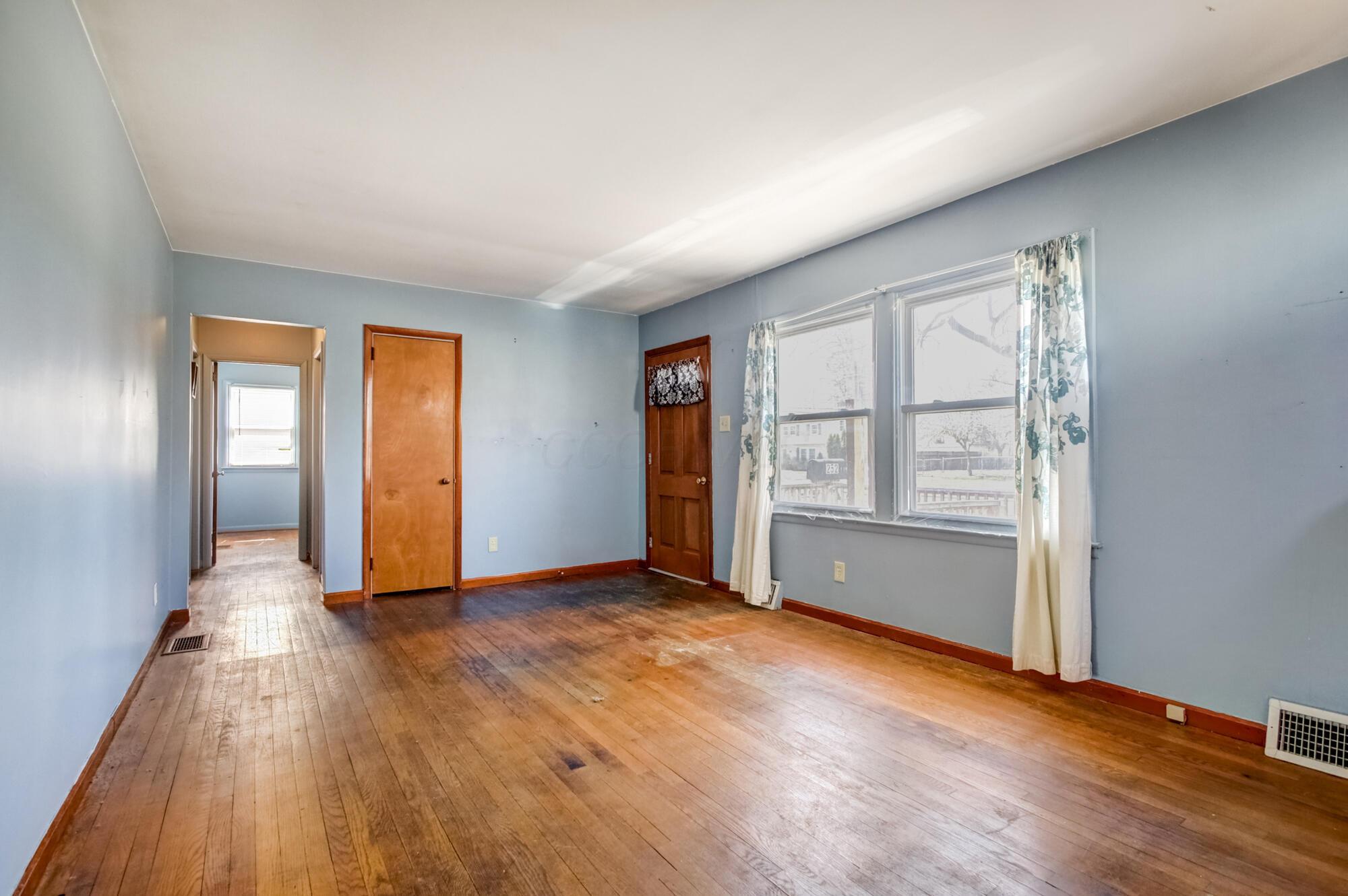 252 Old Village Road, Columbus, Ohio image 6