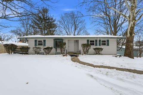 Photo of 1220 Cambridge Place, Circleville, OH 43113 (MLS # 226003448)