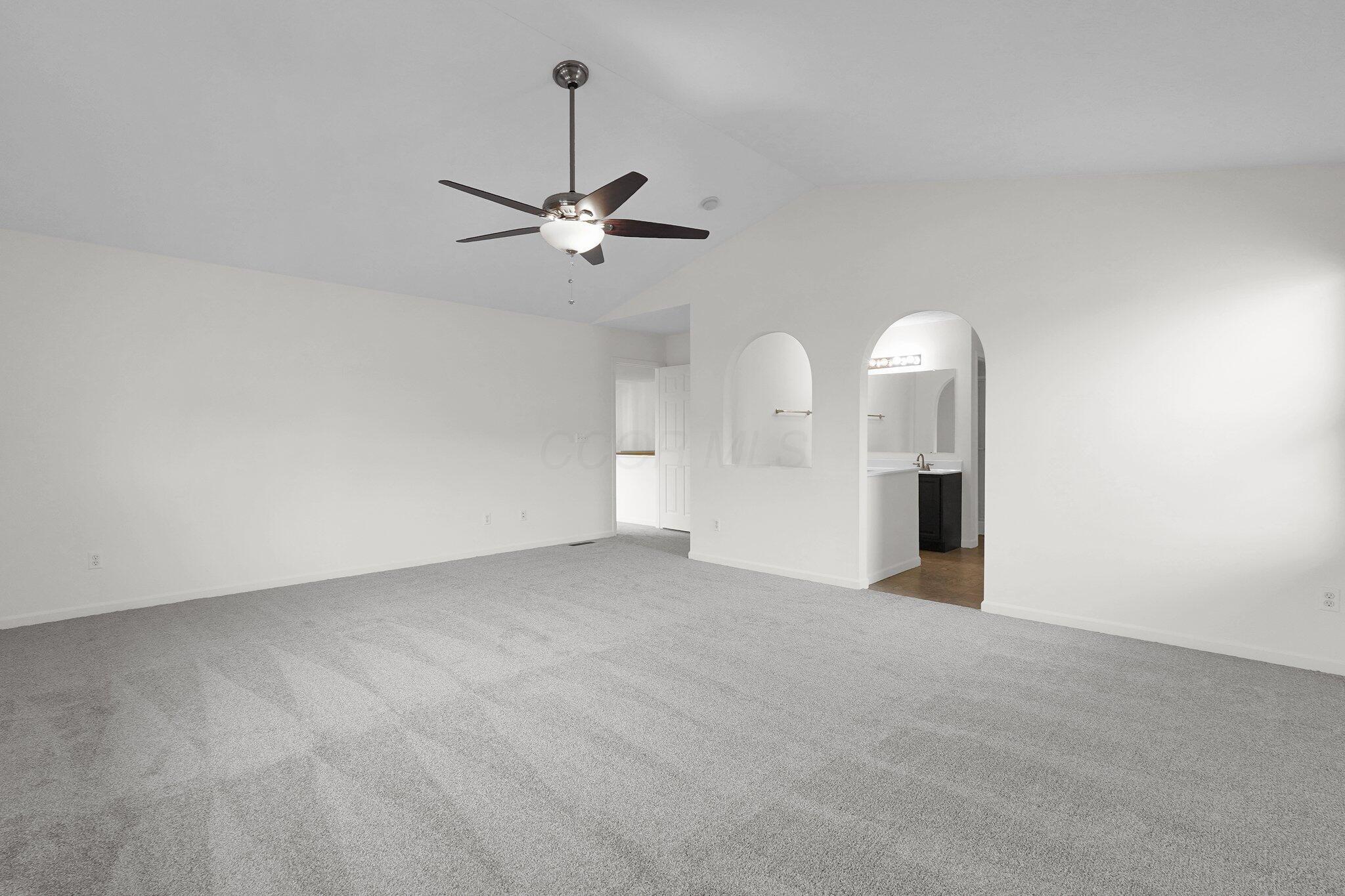 1065 Hartford Lane, London, Ohio image 27