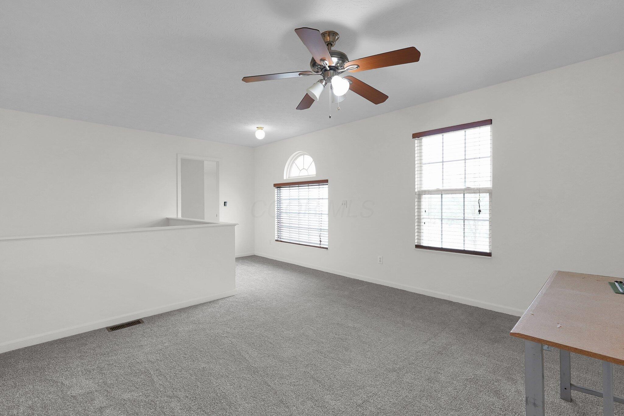 1065 Hartford Lane, London, Ohio image 23