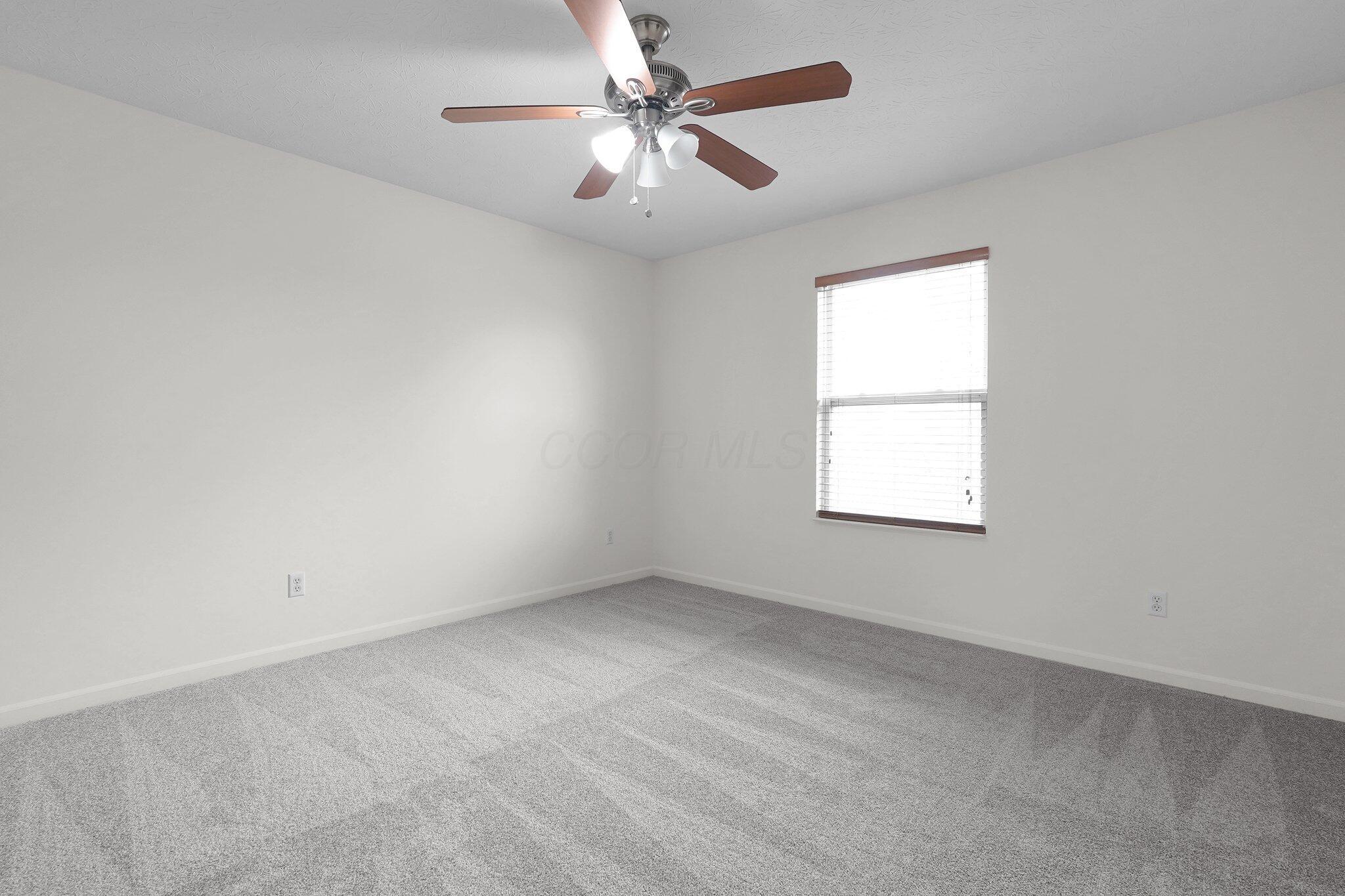 1065 Hartford Lane, London, Ohio image 32