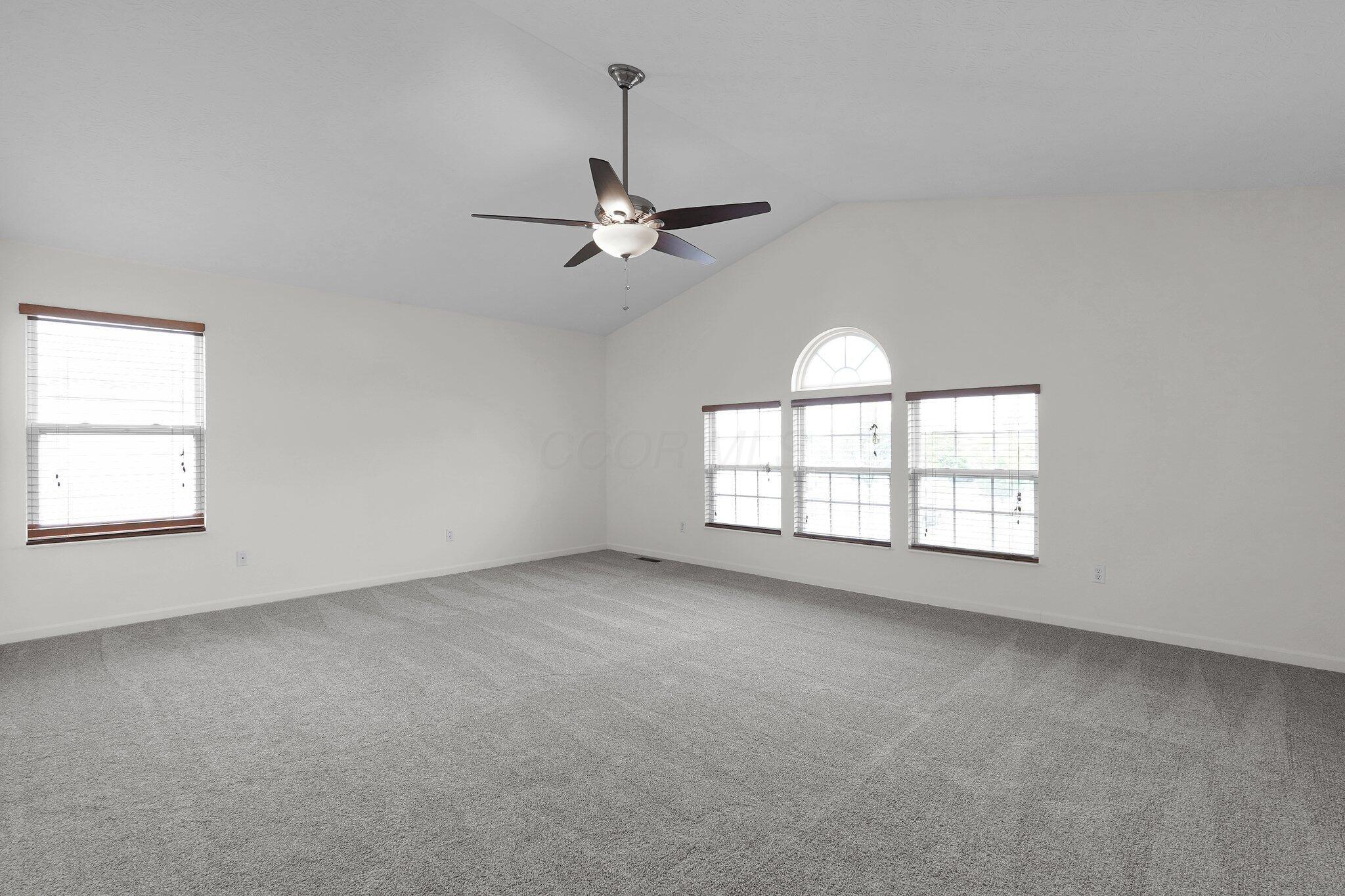 1065 Hartford Lane, London, Ohio image 25