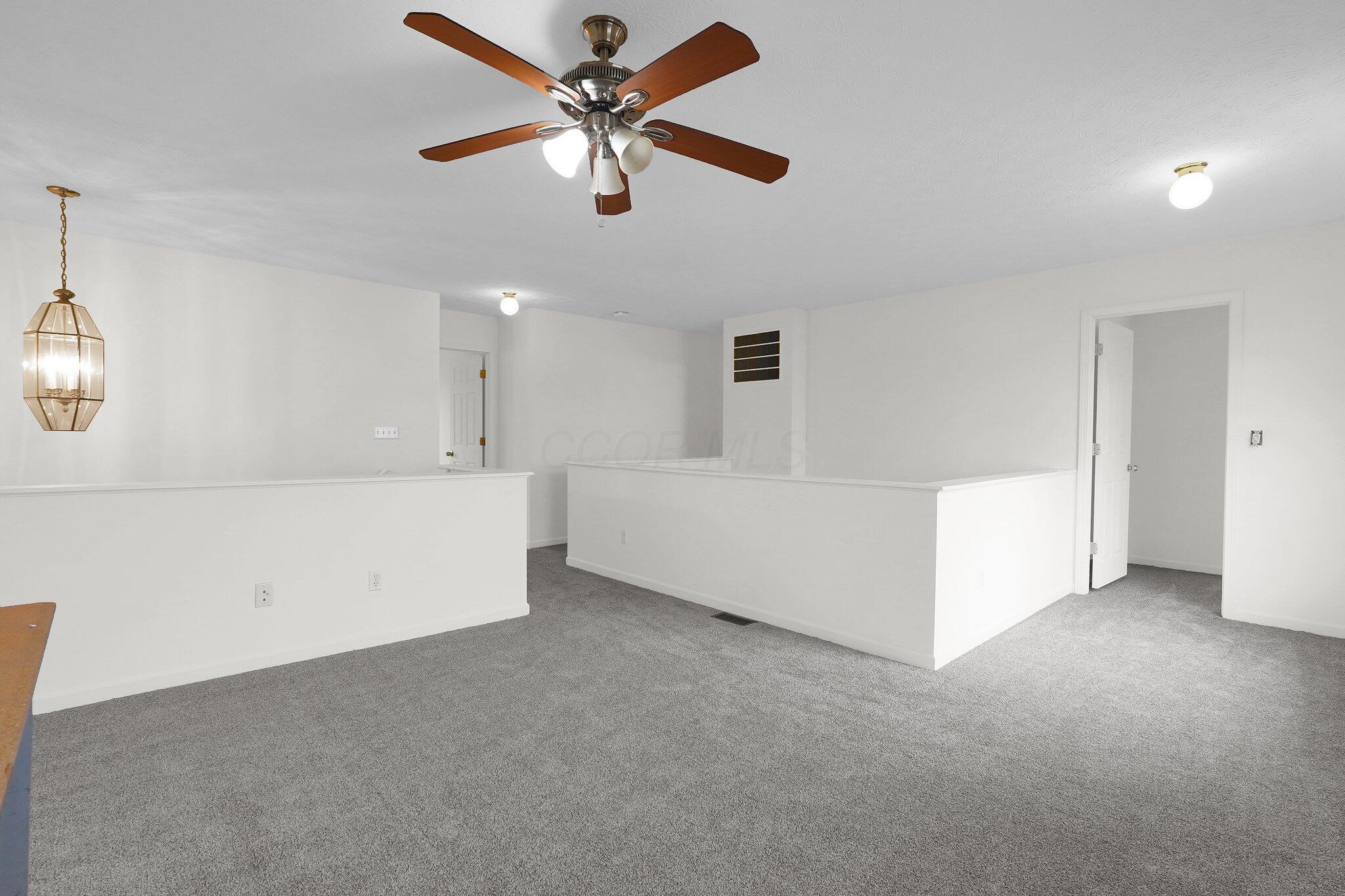 1065 Hartford Lane, London, Ohio image 24