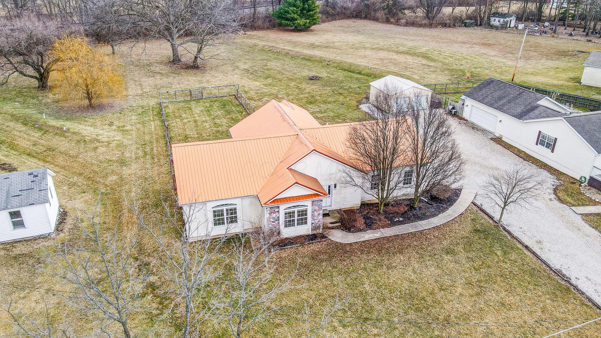 1288 Horseshoe Road, Delaware, Ohio image 2