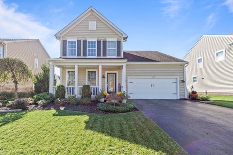 Photo of 1321 Ironwood Drive, Grove City, OH 43123 (MLS # 226041304)