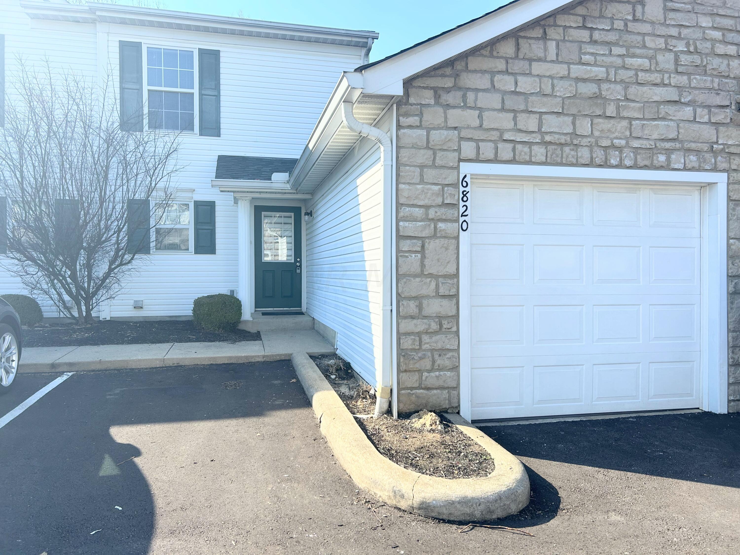 6820 Axtel Drive 22D