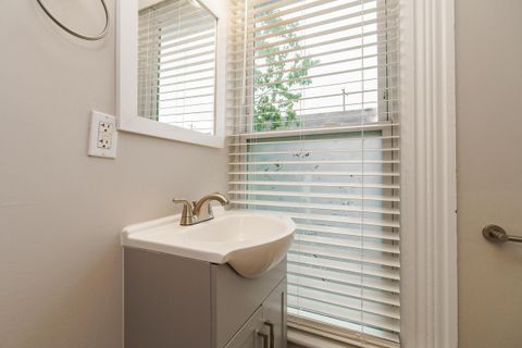 Tiny photo for 676 Wager Street, Columbus, OH 43206 (MLS # 225037250)