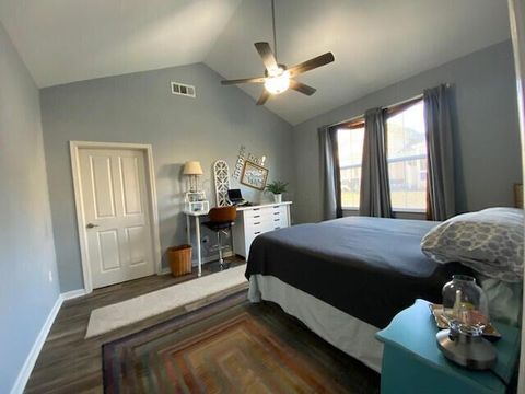 Tiny photo for 4353 Parkway Centre Drive 31 #31, Grove City, OH 43123 (MLS # 225044722)