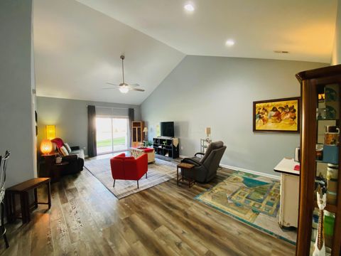 Tiny photo for 4353 Parkway Centre Drive 31 #31, Grove City, OH 43123 (MLS # 225044722)