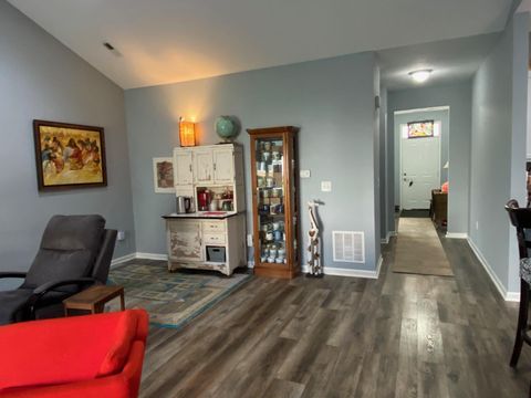 Tiny photo for 4353 Parkway Centre Drive 31 #31, Grove City, OH 43123 (MLS # 225044722)