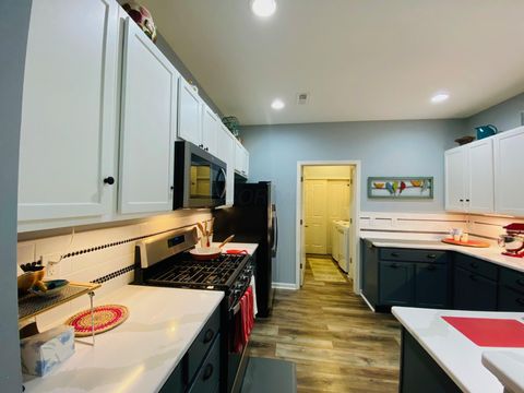 Tiny photo for 4353 Parkway Centre Drive 31 #31, Grove City, OH 43123 (MLS # 225044722)