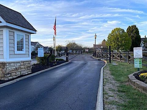 Tiny photo for 4353 Parkway Centre Drive 31 #31, Grove City, OH 43123 (MLS # 225044722)