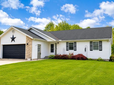 Photo of 749 Country Club Drive, Howard, OH 43028 (MLS # 226016792)