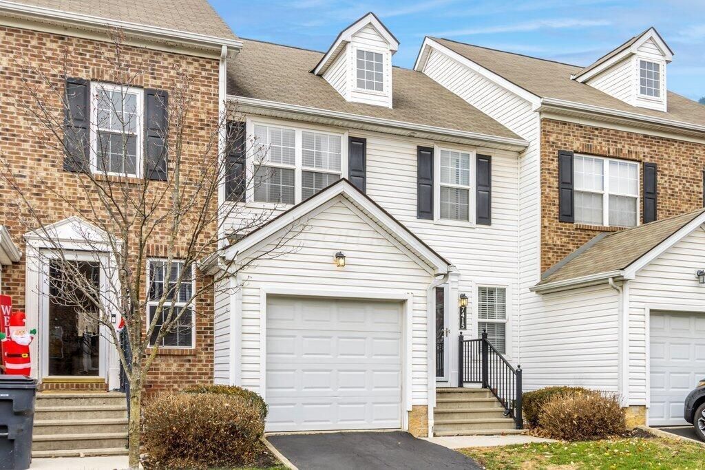 Photo of 7415 Cayman Lane, Worthington, OH 43085 (MLS # 225044491)