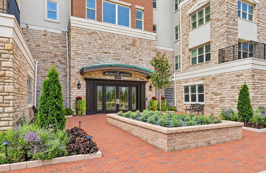 Photo of 3175 Tremont Road 206 #206, Columbus, OH 43221 (MLS # 226037069)