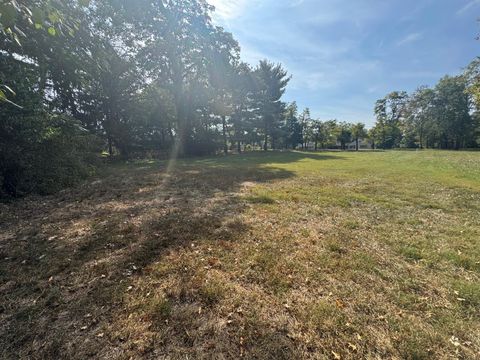 Photo of 36C W Ray Drive, Zanesville, OH 43701 (MLS # 225035292) Photo of 36C W Ray Drive, Zanesville, OH 43701 (MLS # 225035292)