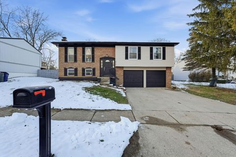 Photo of 2337 Warfield Drive, Grove City, OH 43123 (MLS # 225044893)