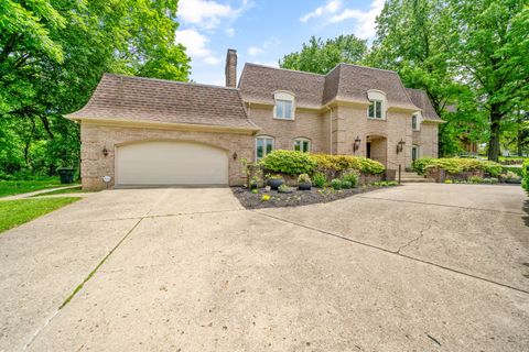 Photo of 546 Indian Mound Road, Columbus, OH 43213 (MLS # 226018864)