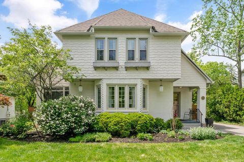Photo of 41 N Ardmore Road, Columbus, OH 43209 (MLS # 226014201)