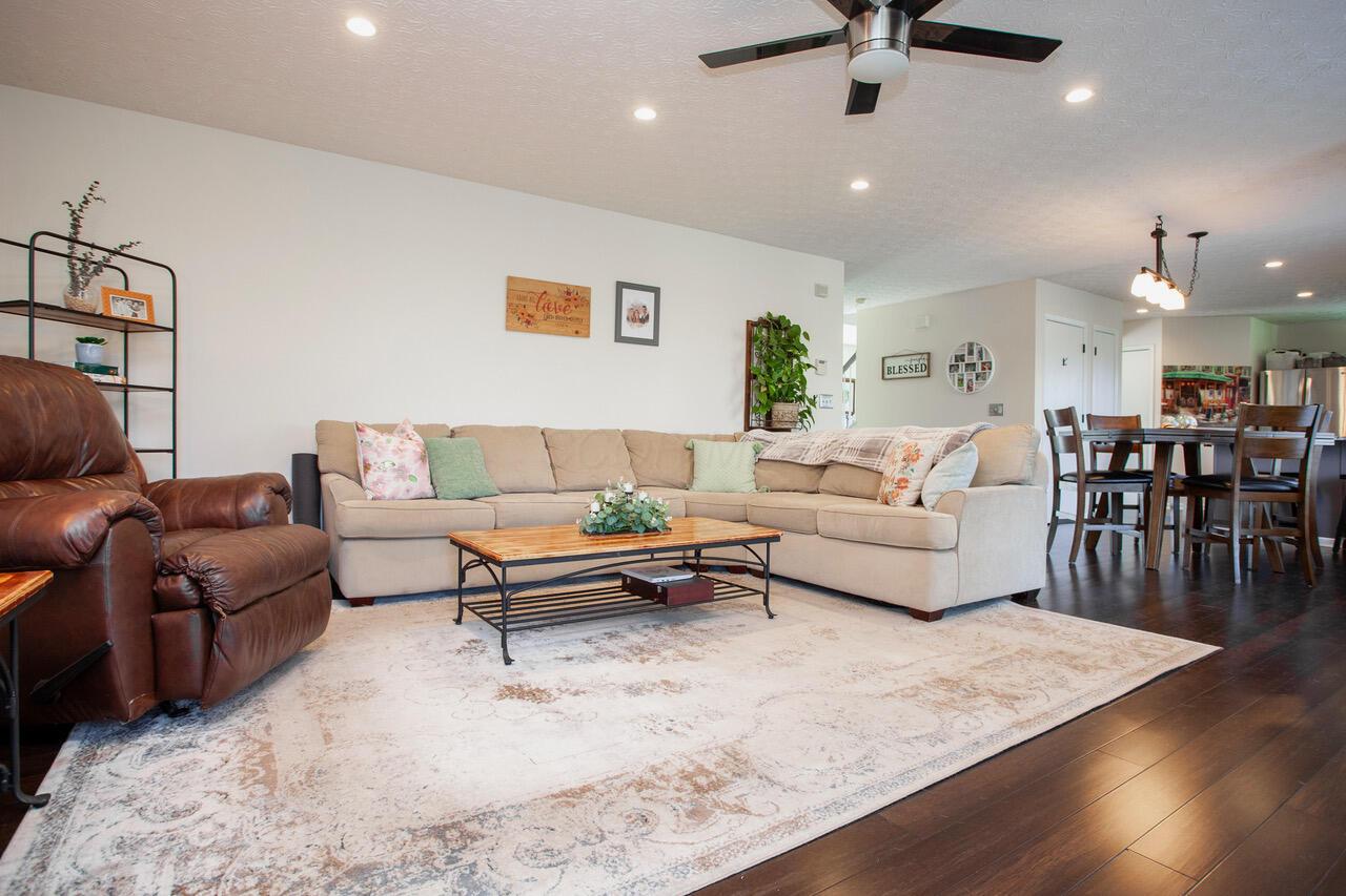 1093 Creekview Drive, Marysville, Ohio image 15