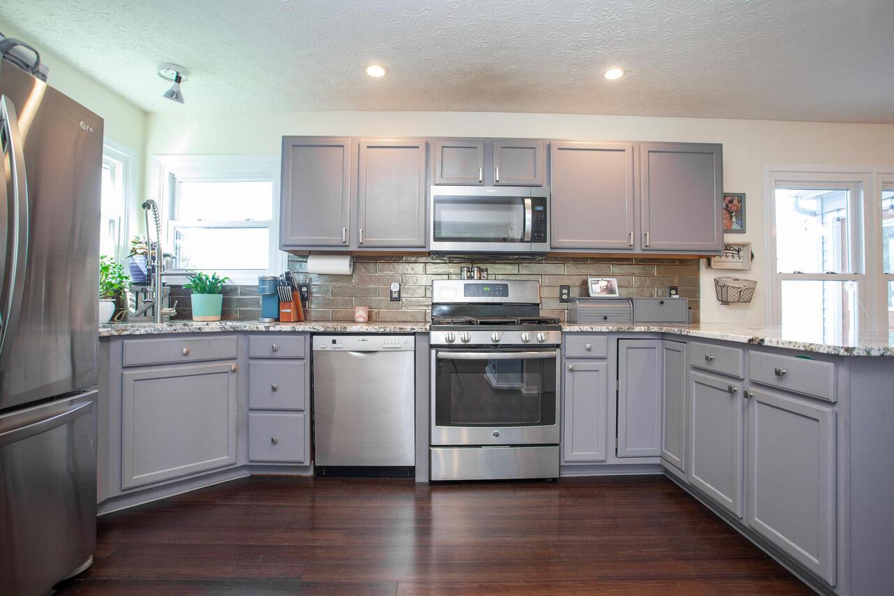 1093 Creekview Drive, Marysville, Ohio image 10