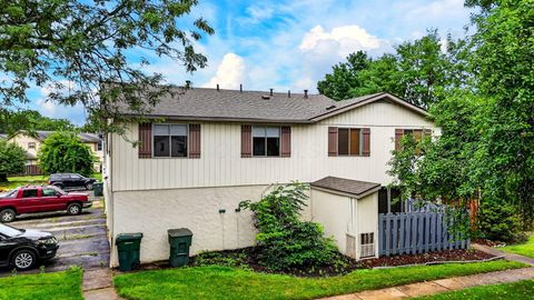 Photo of 2519 Burgandy Lane A #A, Columbus, OH 43232 (MLS # 226027620)