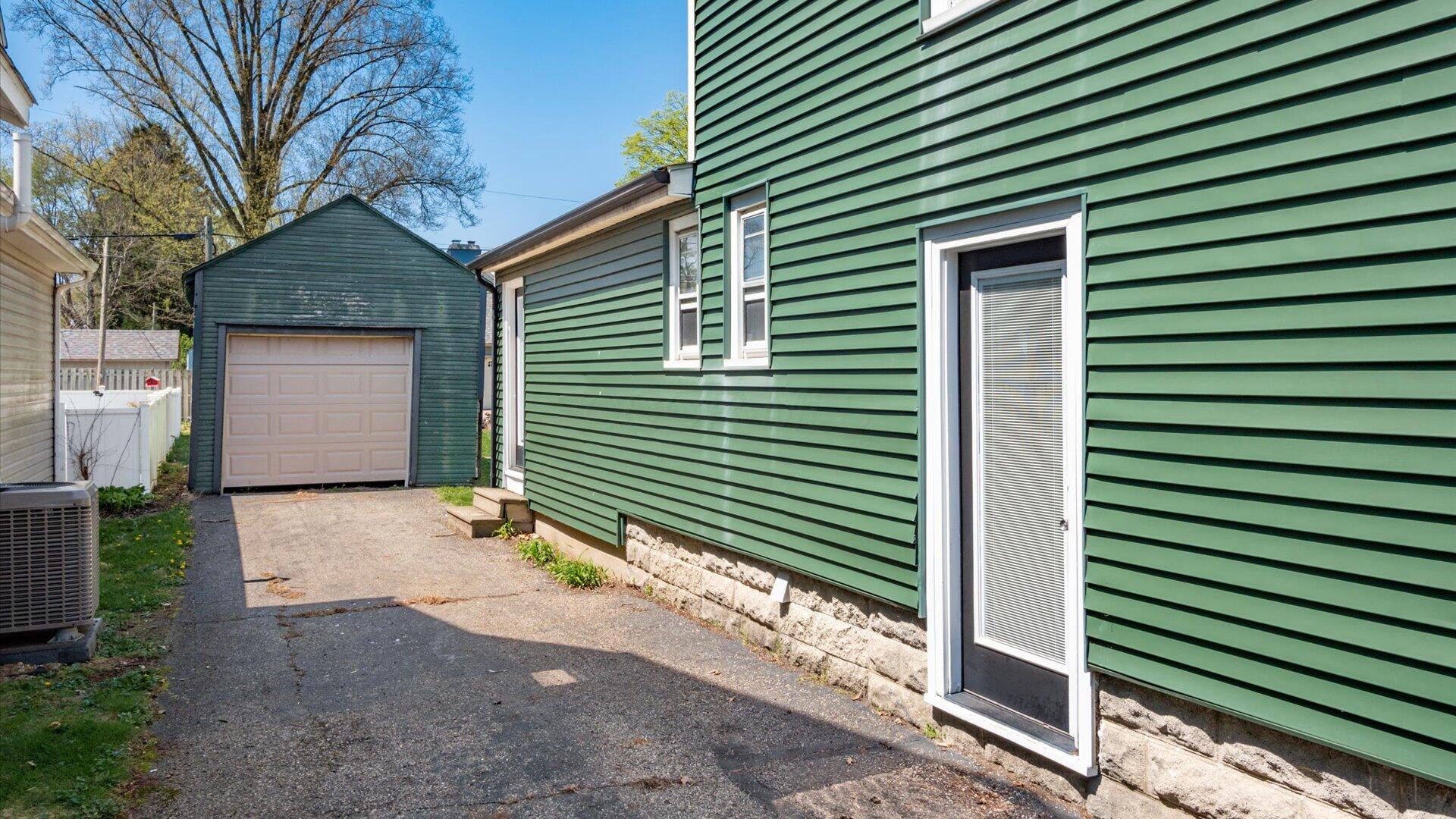 83 N 31st Street, Newark, Ohio image 36