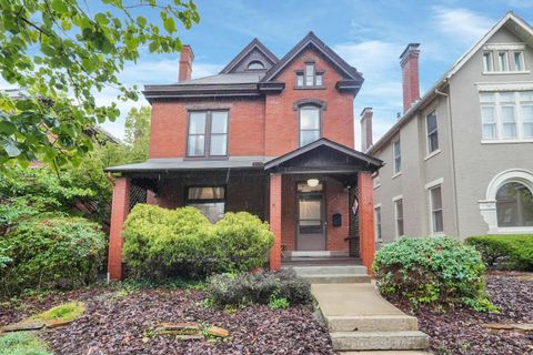 Photo of 326 W 5th Avenue, Columbus, OH 43201 (MLS # 225038382)