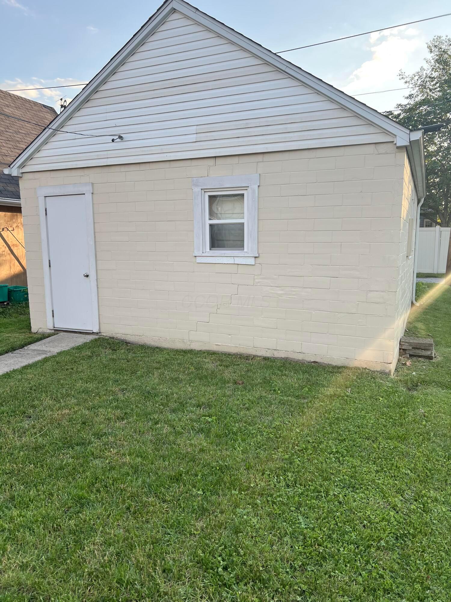 723 N Maple Street, Lancaster, Ohio image 28