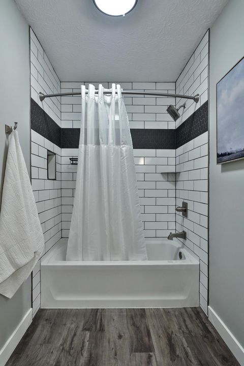 Tiny photo for 222 Bluejay Drive, Columbus, OH 43235 (MLS # 226000808)