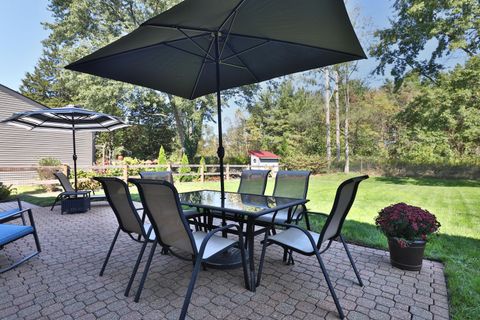 Tiny photo for 222 Bluejay Drive, Columbus, OH 43235 (MLS # 226000808)