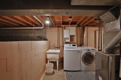 Tiny photo for 222 Bluejay Drive, Columbus, OH 43235 (MLS # 226000808)