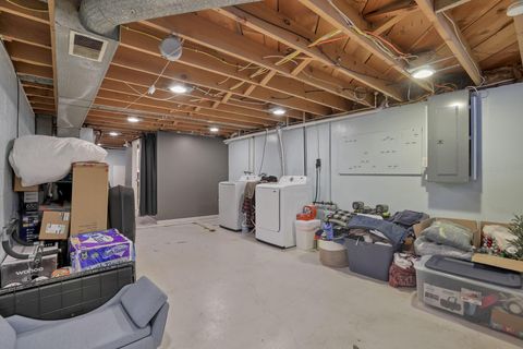 Tiny photo for 1580 S 8th Street, Columbus, OH 43207 (MLS # 225045527)