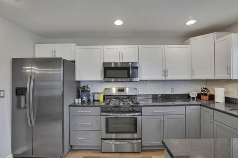 Tiny photo for 1580 S 8th Street, Columbus, OH 43207 (MLS # 225045527)