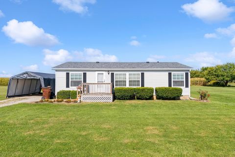 Tiny photo for 653 Burnett Road, Sabina, OH 45169 (MLS # 225037395)