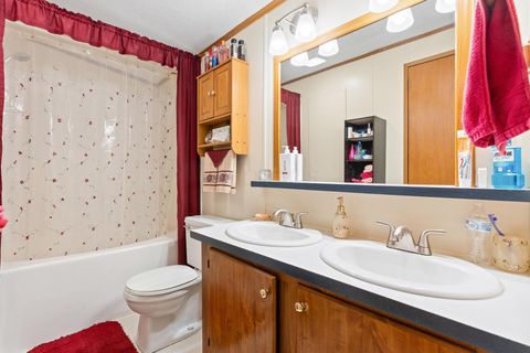 Tiny photo for 653 Burnett Road, Sabina, OH 45169 (MLS # 225037395)
