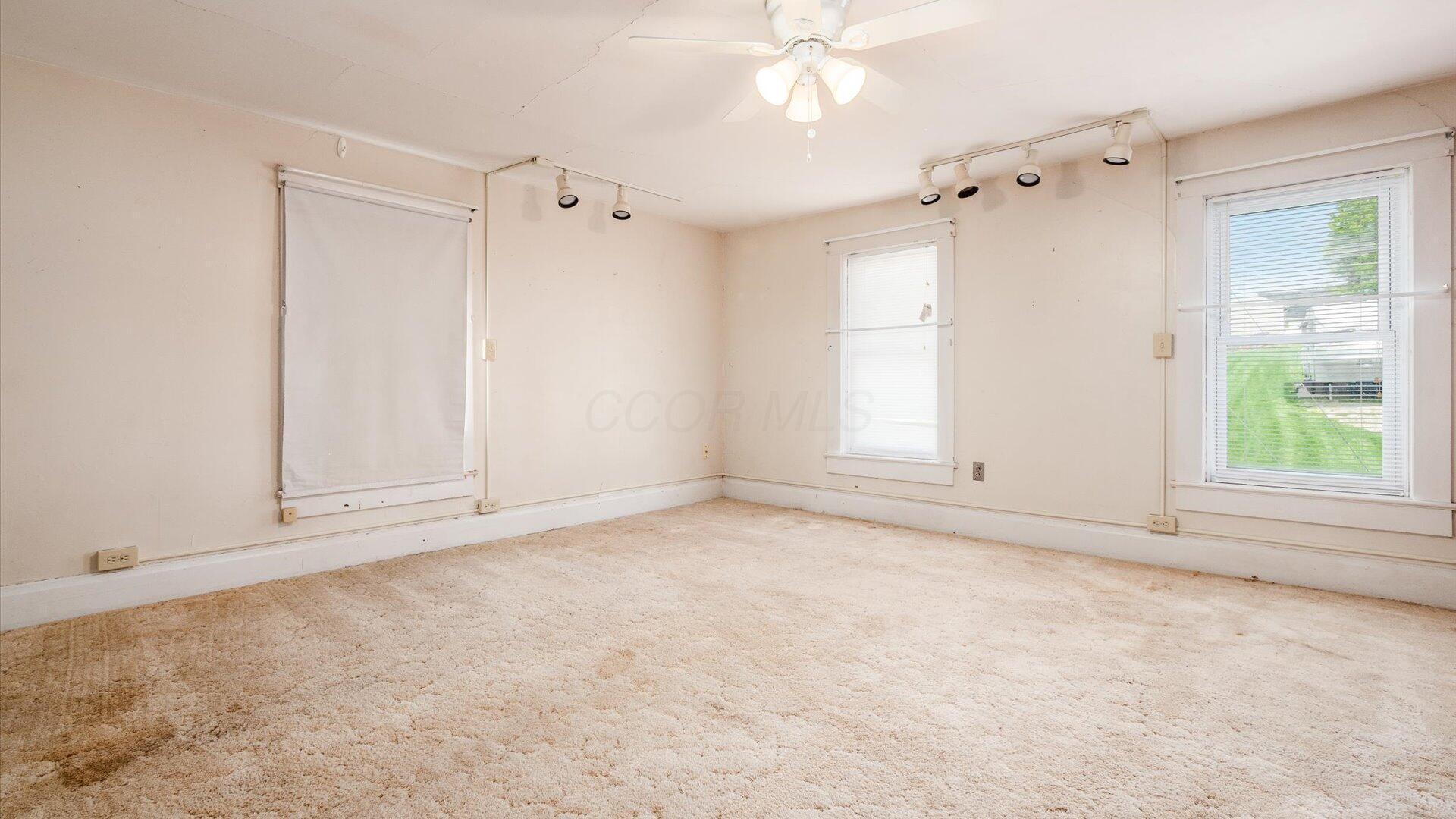 219 W Sheridan Avenue, Somerset, Ohio image 25