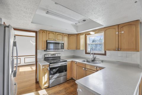 Tiny photo for 7898 Sarahurst Drive, Dublin, OH 43016 (MLS # 225039714)