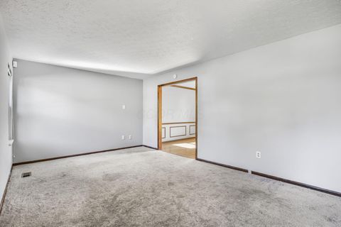 Tiny photo for 7898 Sarahurst Drive, Dublin, OH 43016 (MLS # 225039714)