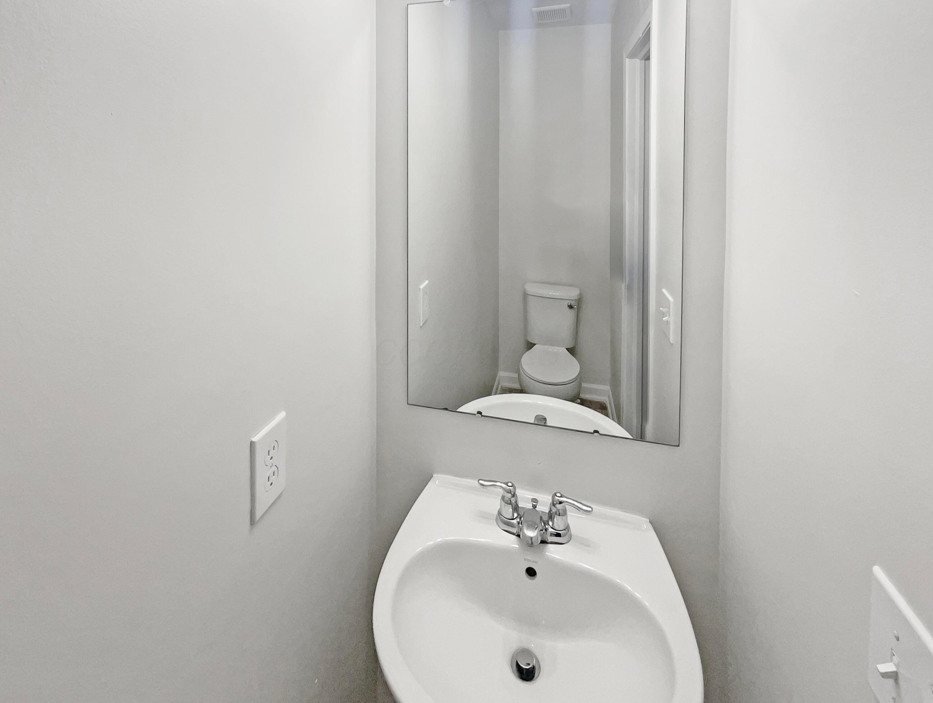 805 Zeller Drive, Pickerington, Ohio image 16