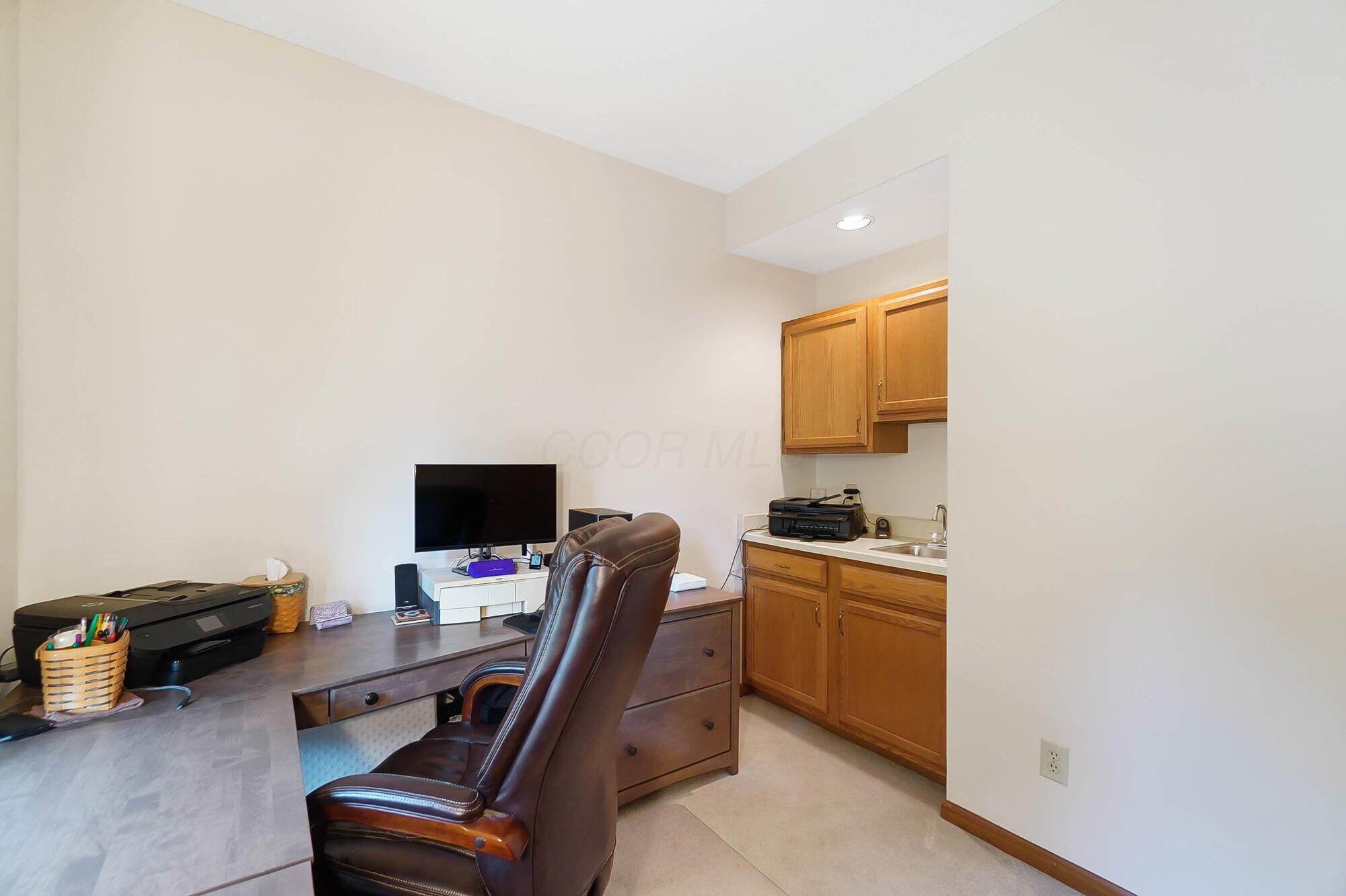 3604 Nightspring Court, Hilliard, Ohio image 9