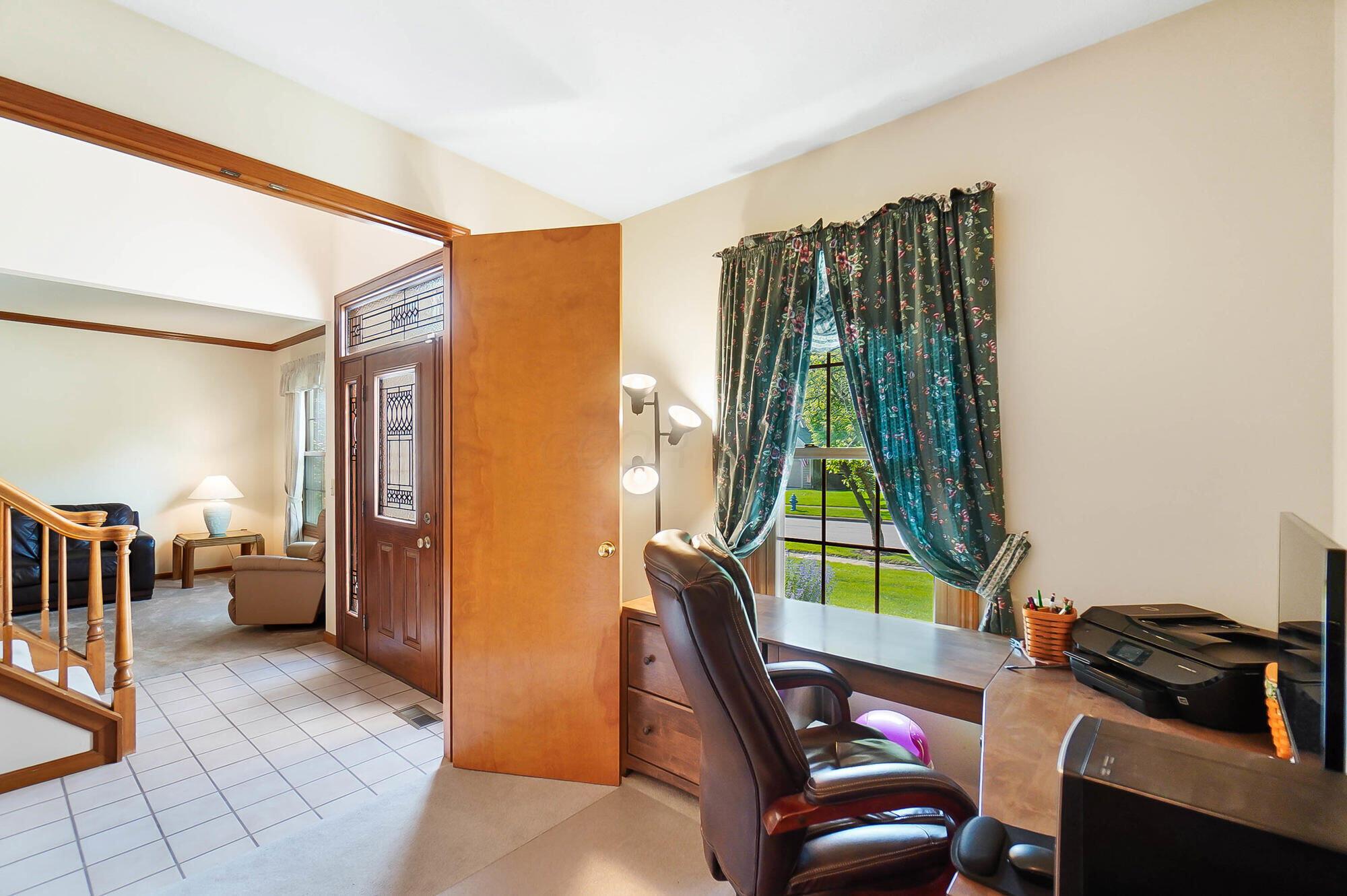 3604 Nightspring Court, Hilliard, Ohio image 8