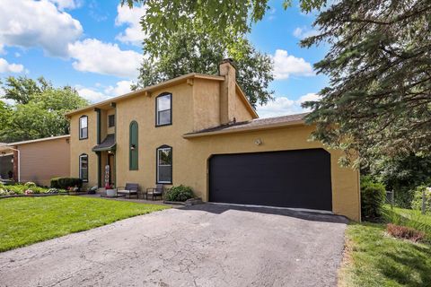 Photo of 659 Parliament Avenue, Columbus, OH 43230 (MLS # 226020464)