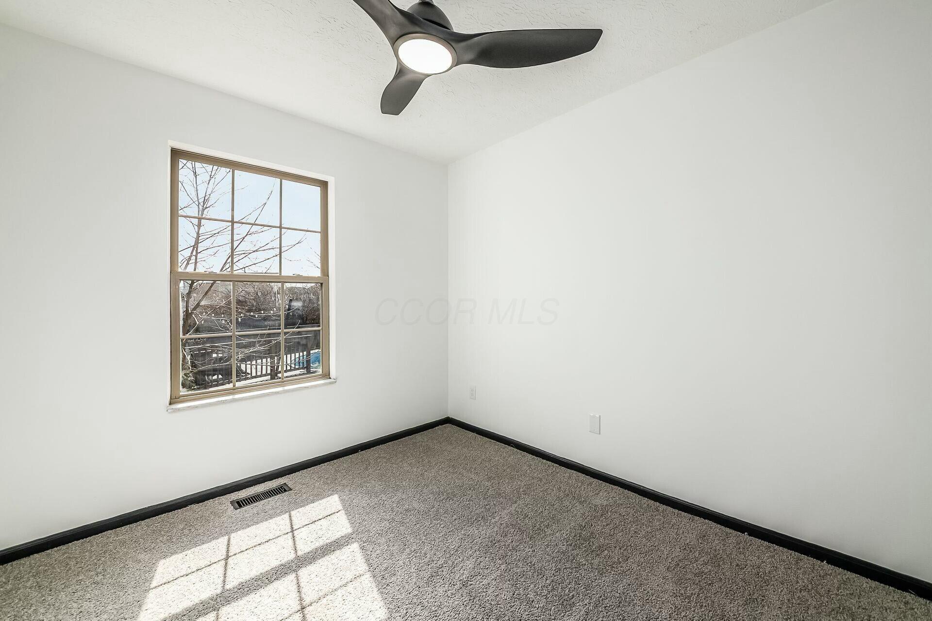1349 Sandrell Drive, Columbus, Ohio image 25