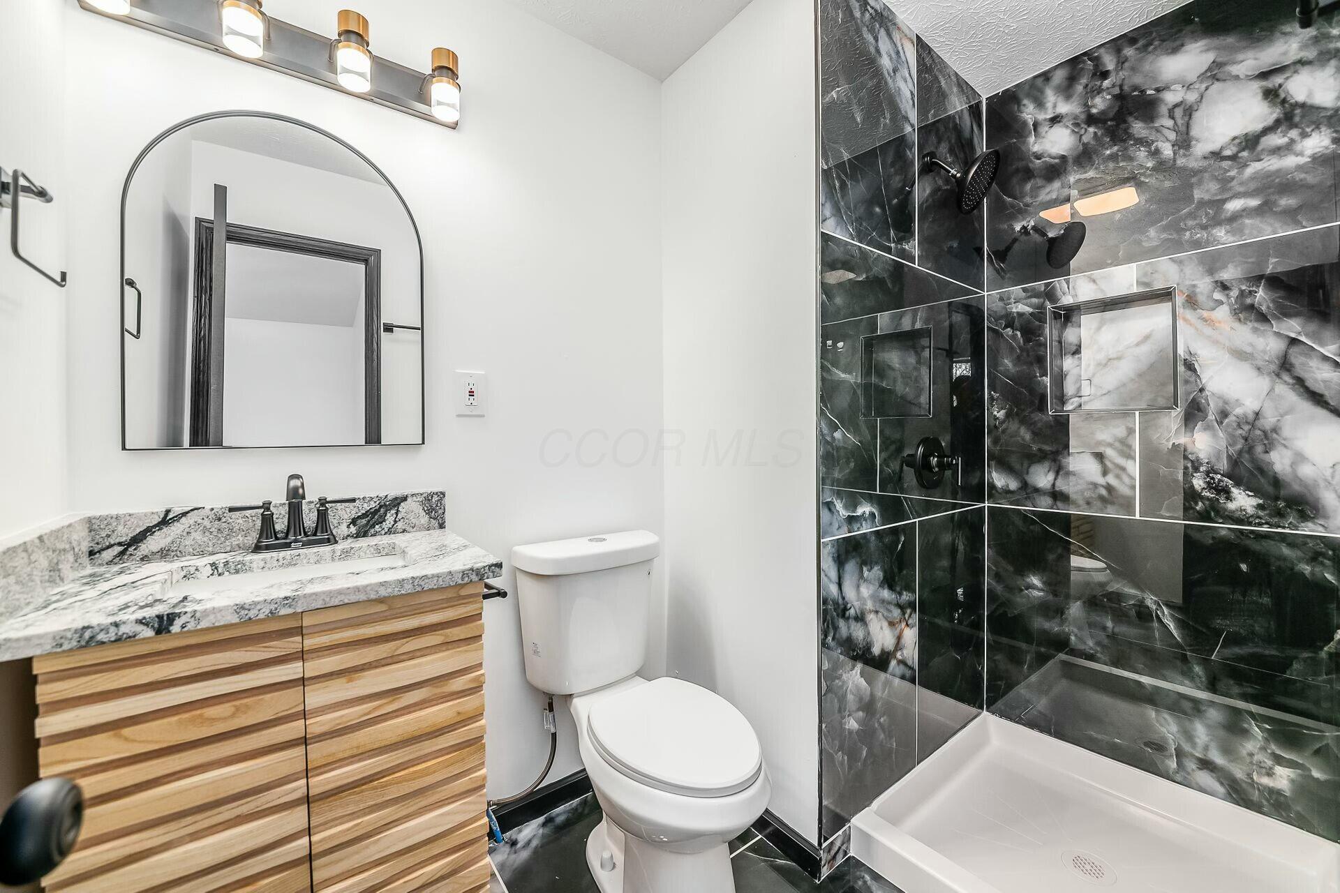 1349 Sandrell Drive, Columbus, Ohio image 32