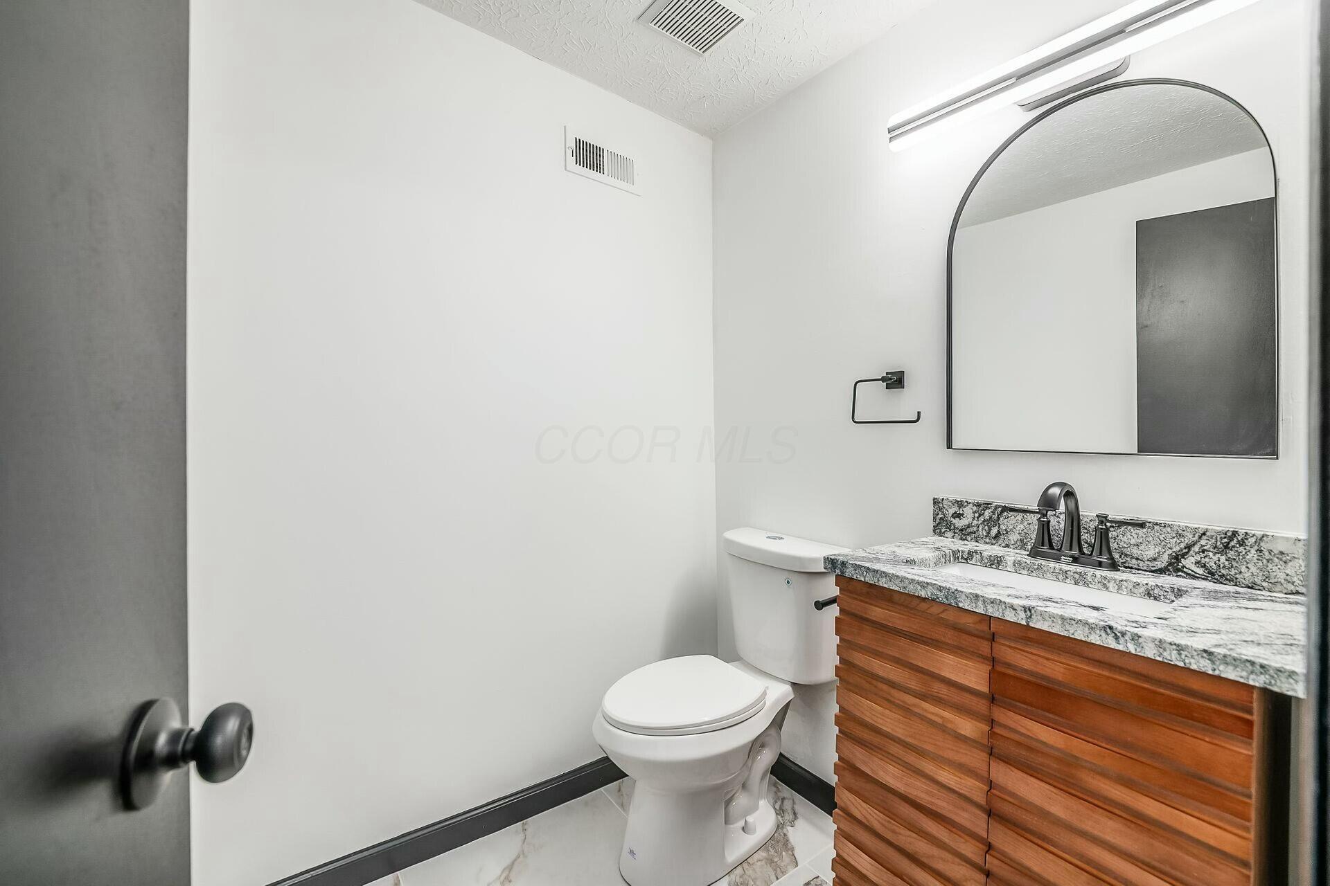 1349 Sandrell Drive, Columbus, Ohio image 38