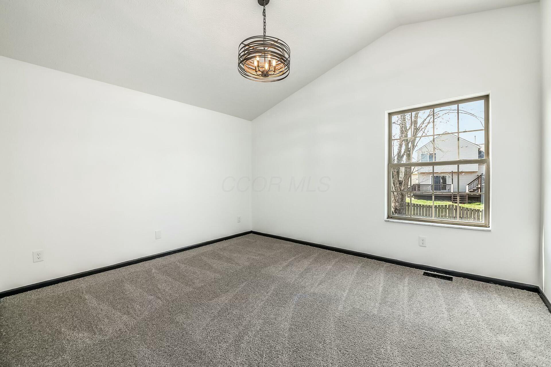 1349 Sandrell Drive, Columbus, Ohio image 28