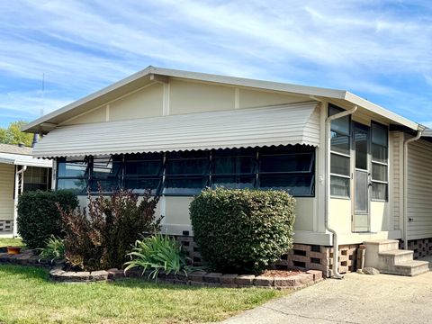Tiny photo for 785 Scarlett Lane, Columbus, OH 43207 (MLS # 225037396)