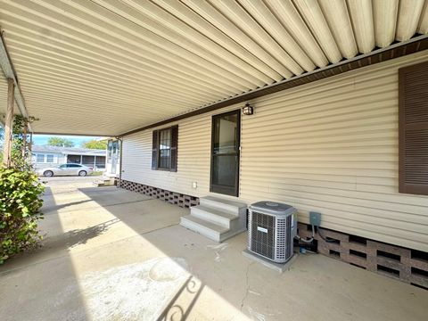 Tiny photo for 785 Scarlett Lane, Columbus, OH 43207 (MLS # 225037396)